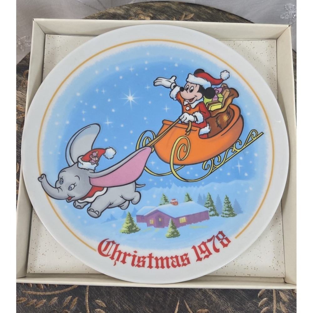 Schmid Walt Disney Christmas 1978 Mickey Mouse Dumbo Holiday Collectors  Plate